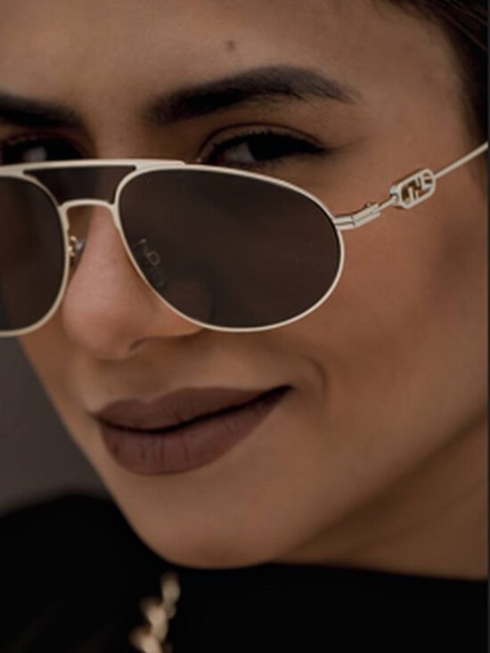 Fendi FE40072U 30E Aviator Sunglasses - Endura Gold /Brown main image 6
